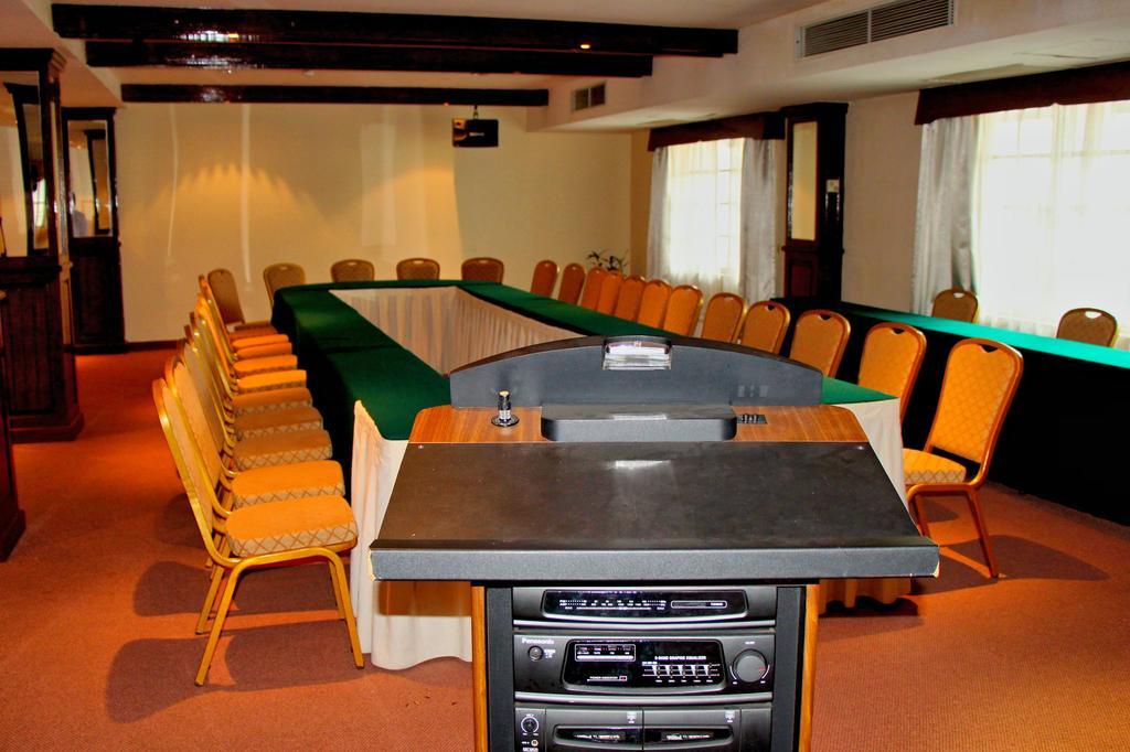 Holiday Villa Hotel City Centre Phnom Penh Exterior foto